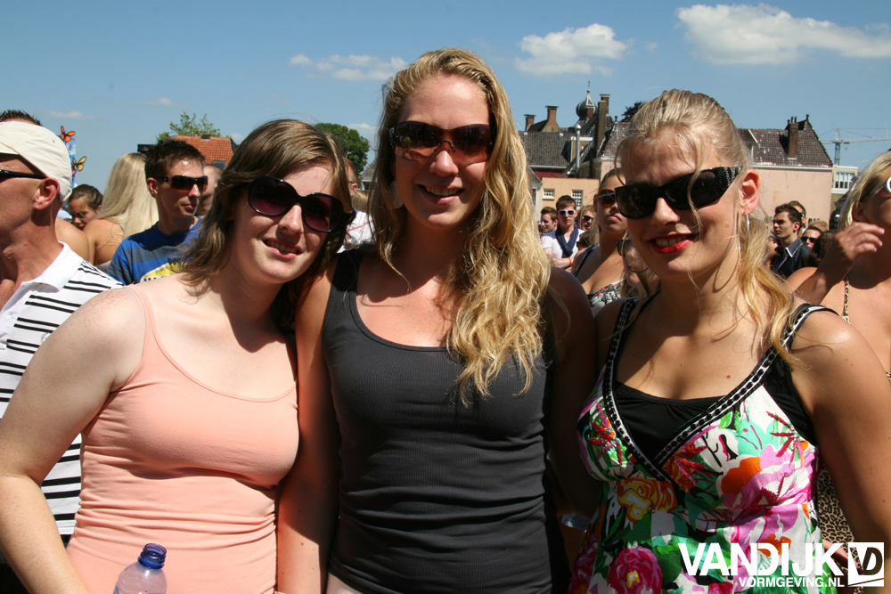 Dancetour Leeuwarden 2010 - Vandijk-vormgeving.nl